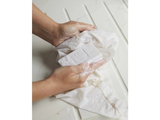 32350-1_image-4-bright-mighty-laundry-stain-bar6